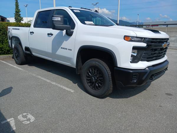 2024 Chevrolet Silverado 3500 Diesel Duramax 6.6 V8 4x4 Nav