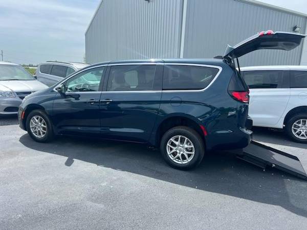 2024 Chrysler Pacifica Wheelchair Van for $0 Build Credit, Poor