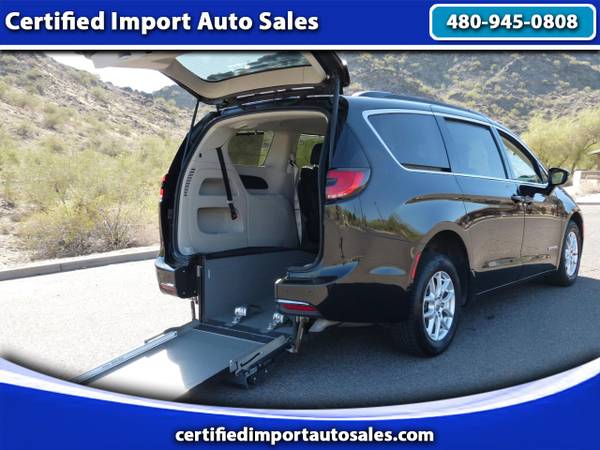 2022 Chrysler Pacifica Wheelchair Accessible Trim for $0 Build Credit,