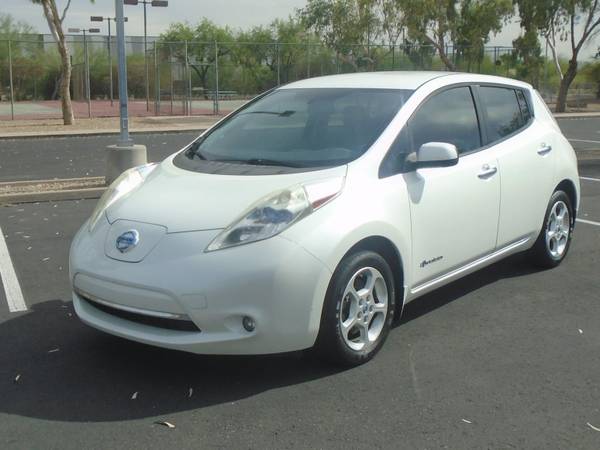 2014 Nissan Leaf SV Hatchback for $0 Build Credit, Poor