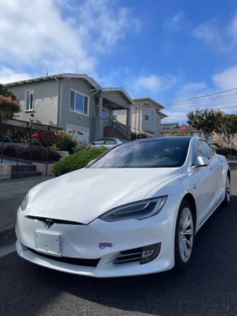 2017 Tesla Model S 75 - Free Supercharging, Excellent Condition,