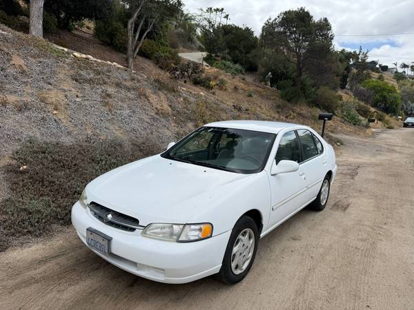 1998 Nissan Altima - 28 MPG, Runs, Tags, Smog Clean
