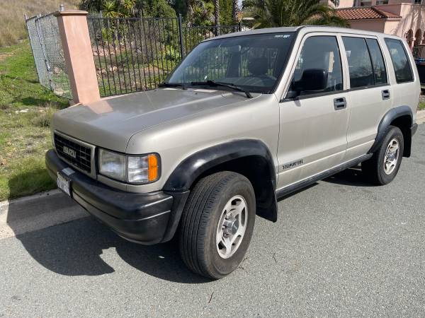 1996 Isuzu Trooper 4x4 Trim for $0 Build Credit, Poor
