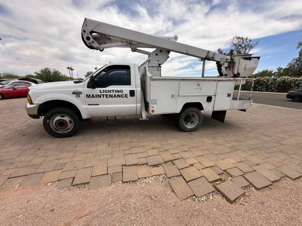 2000 F550 ETI Boom Bucket Truck - 42' Reach for