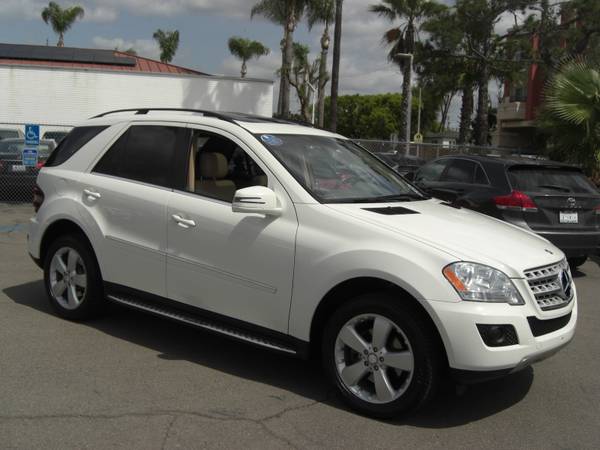 2011 Mercedes GLK 350 White/Cream 1-Owner, Every Record, NAV, Camera