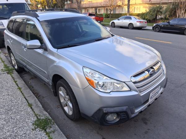 2013 Subaru Outback AWD PZEV 2.5 Silver/Black for $0 Build