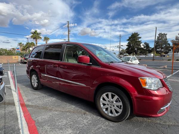 2014 Chrysler Town & Country - $3500 Down Financing Available