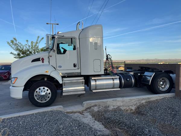 2021 KW T-440 4 Car Hauler for $0 Build Credit,