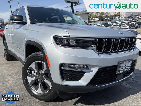 2023 Jeep Grand Cherokee 4xe Plug-In Hybrid - SE HABLA