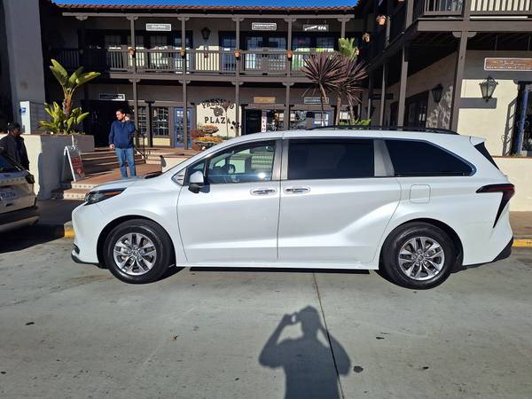 2023 Toyota Sienna XLE Heating for $0 Build Credit, Poor