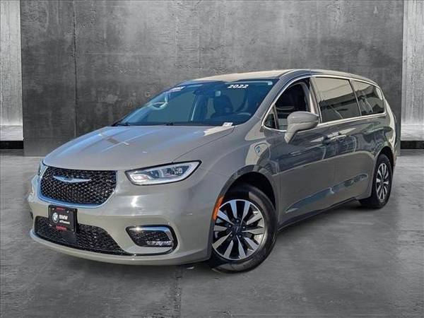 2022 Chrysler Pacifica Hybrid Touring L for $0 Build Credit,