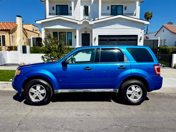 2023 Ford Escape - Manual Transmission - Excellent Condition for