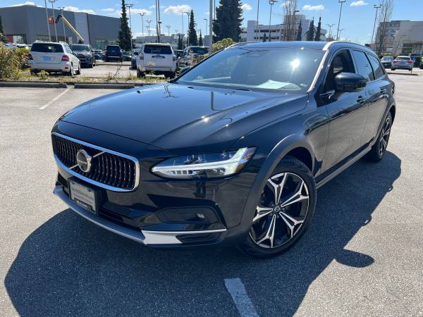 2023 Volvo V90 Cross Country B6 Plus AWD Wagon for