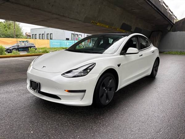 2022 Tesla Model 3 Standard Range for Sale in Vancouver,