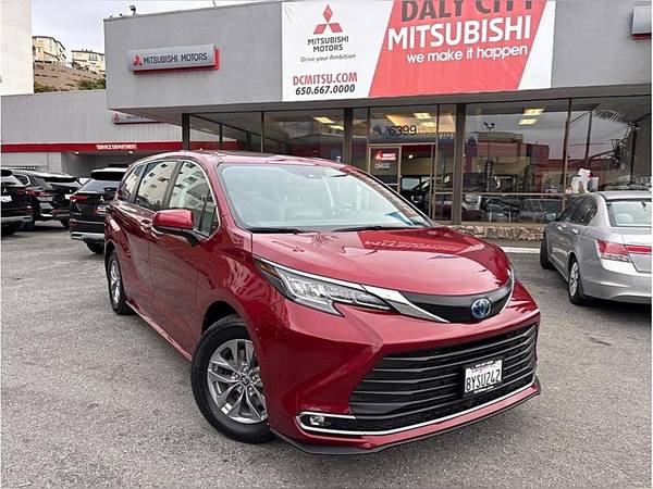 2022 Toyota Sienna XLE 4D Minivan for $0 Build Credit,