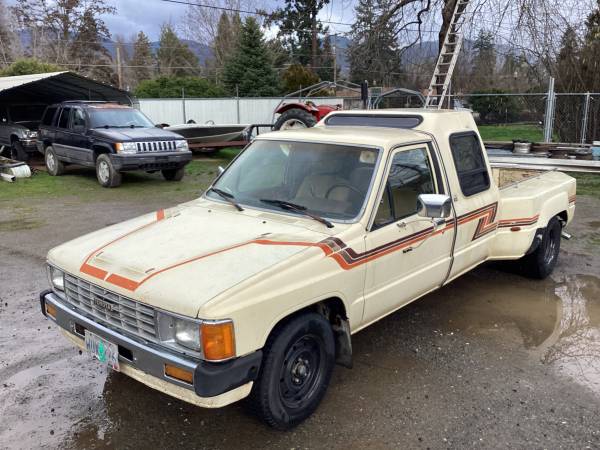 1986 Toyota Custom Cab Dually for $0 Build Credit, Poor