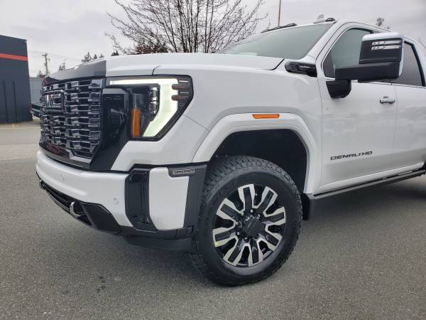2025 GMC Sierra 3500 Ultimate Denali - Tech & 5th