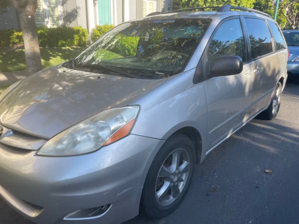 2008 Toyota Sienna LE - Clean Title, Only 114,700 Miles
