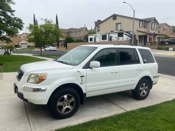 2006 Honda Pilot Yakima Rocketbox for $0 Build Credit, Poor