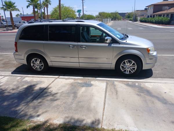 2008 Chrysler Town & Country for $0 Build Credit, Poor