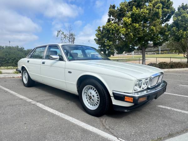 1989 Jaguar XJ6 Trim for $0 Build Credit, Poor Credit,