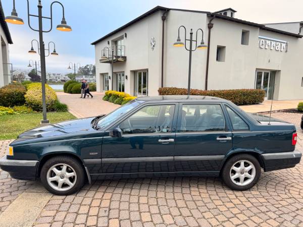 1996 Volvo 850 Sedan Trim for $0 Build Credit, Poor