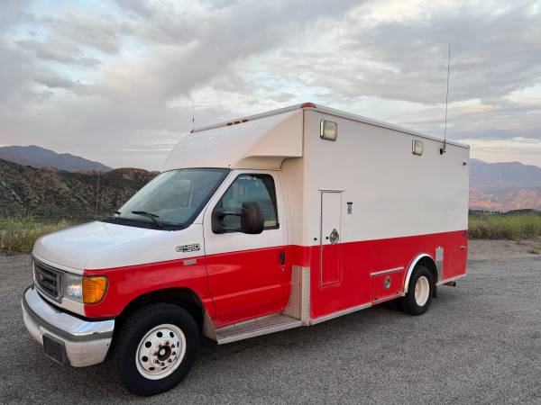 2003 Ford E450 7.3 Diesel Trim - 29K Miles for