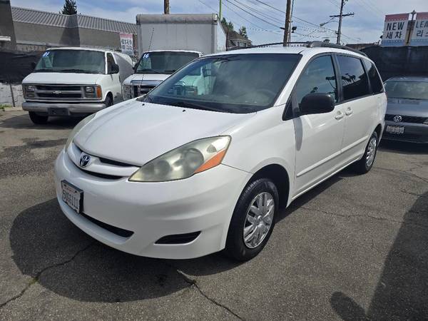 2006 Toyota Sienna LE 8-Passenger for $0 Build Credit, Poor