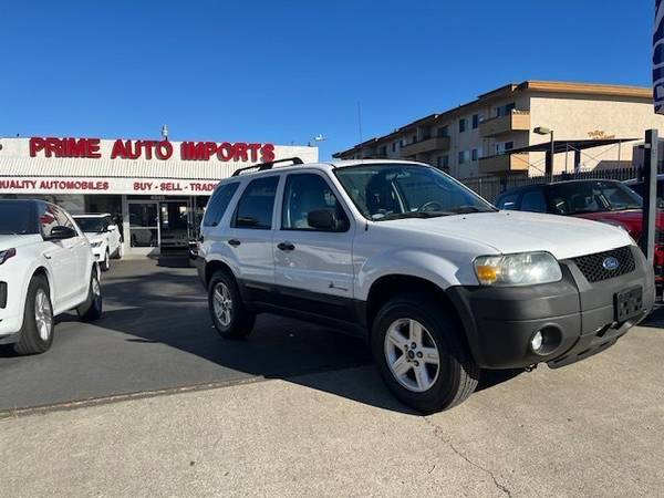 2007 Ford Escape Hybrid (One Owner) for $0 Build Credit,