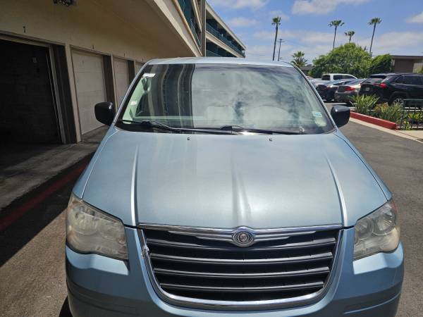 2008 Chrysler Town & Country for $0 Build Credit, Poor