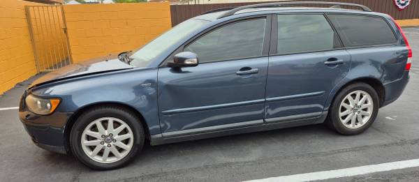 2008 Volvo V50 T5 Turbo Wagon - Great Condition, 100K
