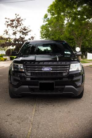 2017 Ford Explorer Black AWD Automatic - Great Condition, Needs