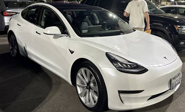 2018 Tesla Model 3 Long Range RWD (FSD Included) for