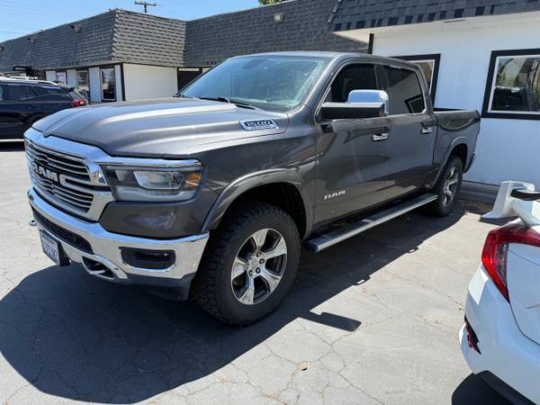2019 Ram 1500 Laramie Crew Cab 4x4 5.7 HEMI 6-Seater