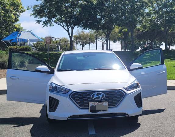 2022 Hyundai Ioniq Blue Hybrid Hatchback - MPG Avg 58,