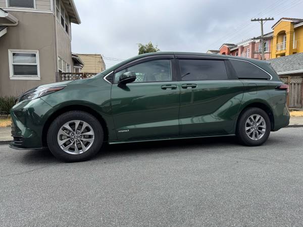 2022 Toyota Sienna Hybrid for $0 Build Credit, Poor Credit,