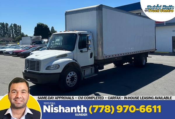 2015 Freightliner M2 106 26' Dry Box Step Trim for