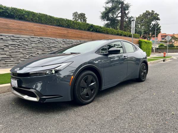 2025 Prius SE Plug-in for $0 Build Credit, Poor Credit,