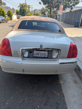 2006 Lincoln Town Car Designer Series for $0 Build Credit,