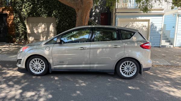 2016 C-Max Hybrid SEL for $0 Build Credit, Poor Credit,