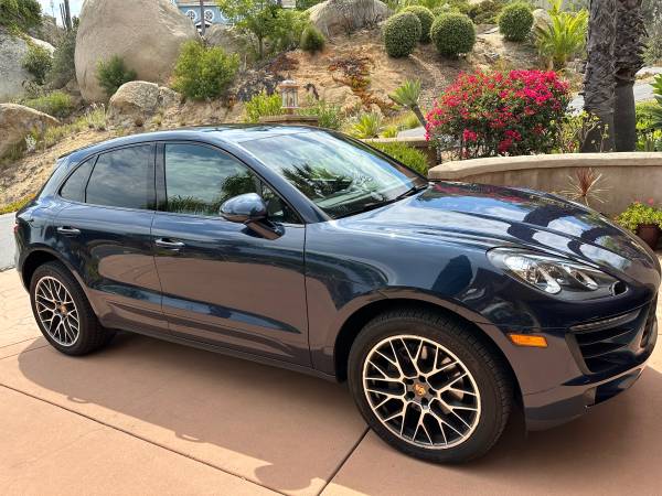 2016 Porsche Macan RX - Low Mileage, Excellent Condition for