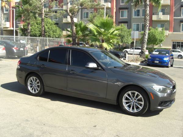 2017 BMW 320i Sedan - Loaded, Navigation, Michelin Tires, Excellent