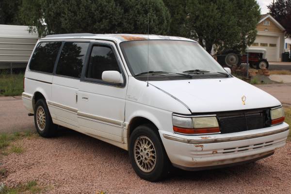 1993 Chrysler Town and Country for $0 Build Credit, Poor