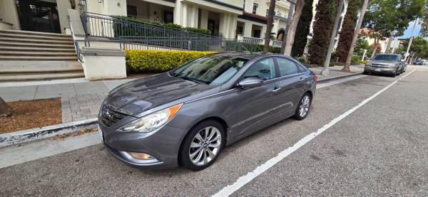 2011 Hyundai Sonata SE with New Engine & Navigation Package