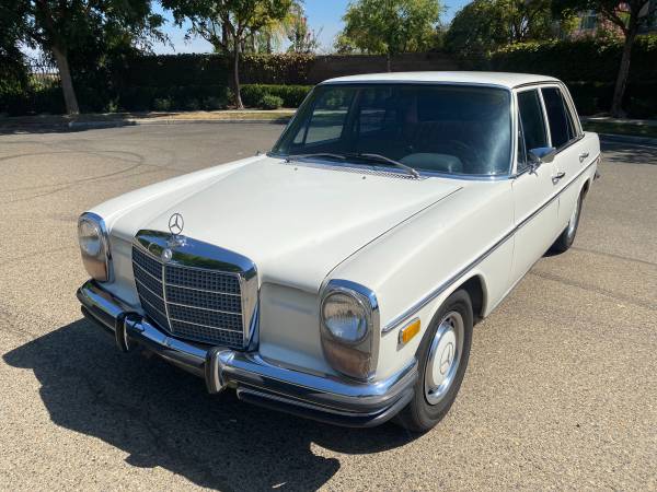 1972 Mercedes 250 2.8 Trim for $0 Build Credit, Poor