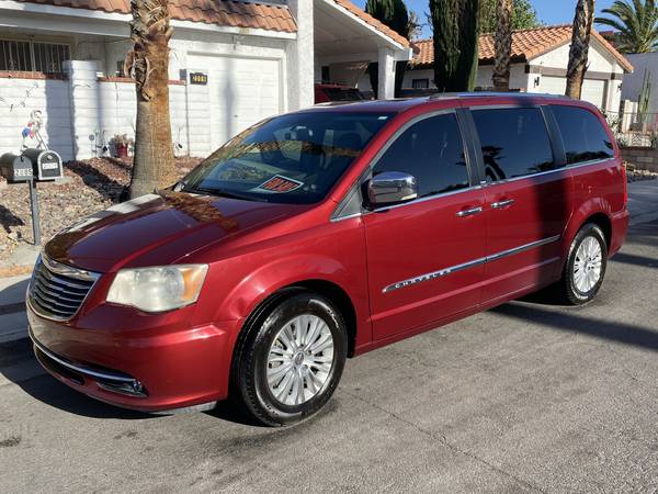2012 Chrysler Town & Country for $0 Build Credit, Poor