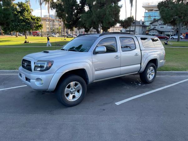 2006 Toyota Tacoma Crew Cab PreRunner with A.R.E. Camper Shell