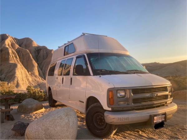 2002 Chevy Express Trim - Running, Needs Towing for Repair