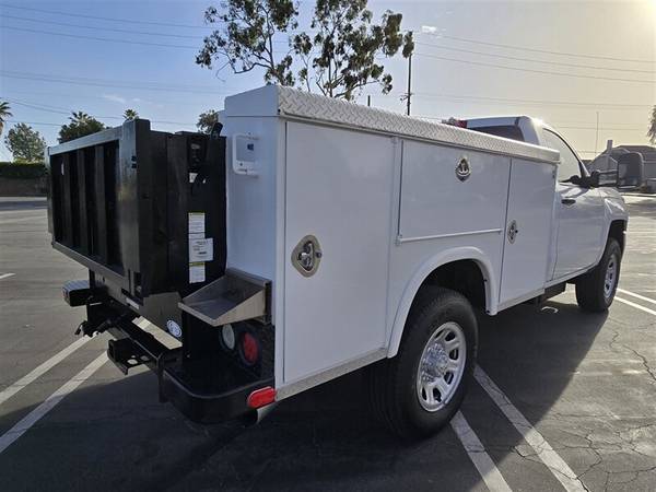 2016 Chevrolet 3500 Utility Duramax 6.6L with Power Lift Gate