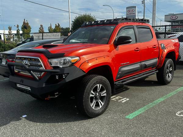 2023 Toyota Tacoma TRD Sport - Mint Manual Transmission for